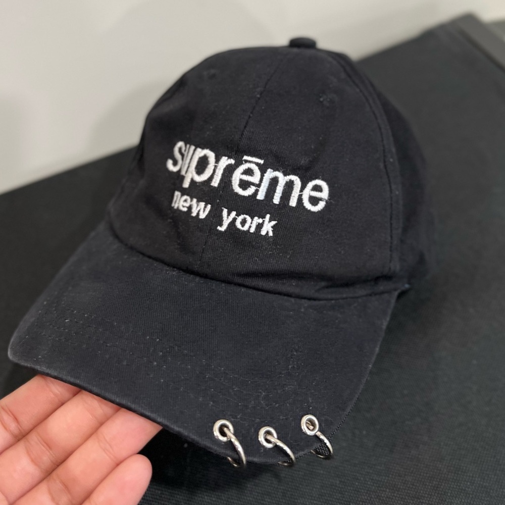 Supreme cap hat